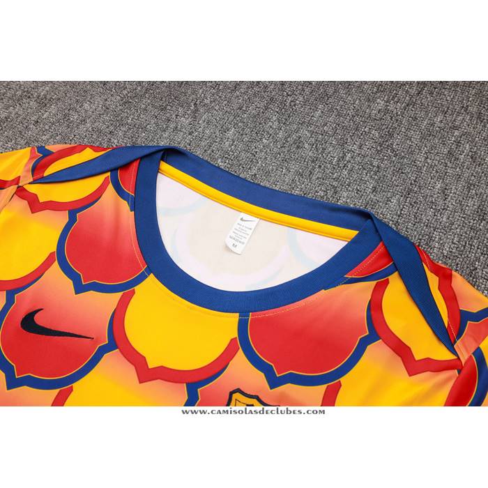 Fato de Treino
 Barcelona 2024/25 Manga Curta
 Amarelo
 - Calcas Curta
